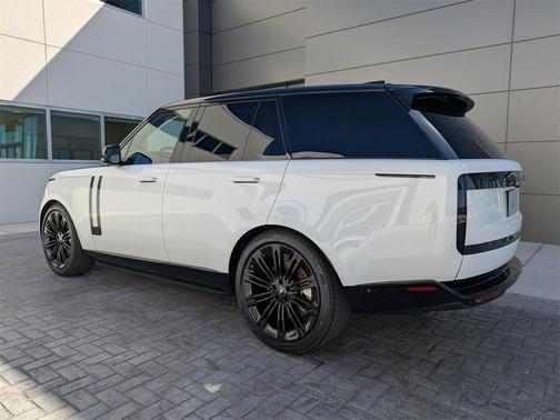2025 Land Rover Range Rover P530 SE
