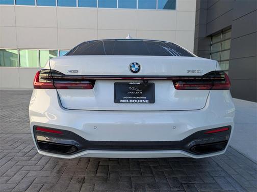 2022 BMW 750 i xDrive