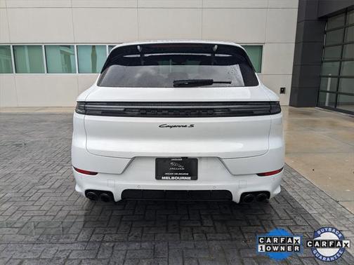 2024 Porsche Cayenne S