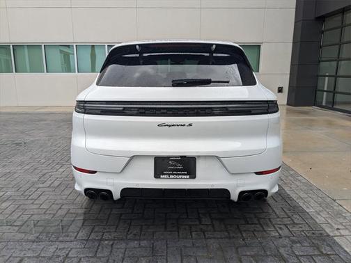 2024 Porsche Cayenne S