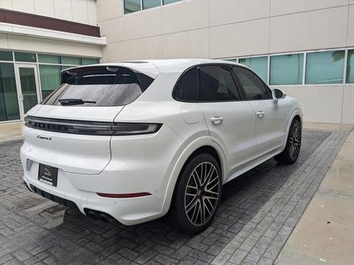 2024 Porsche Cayenne S