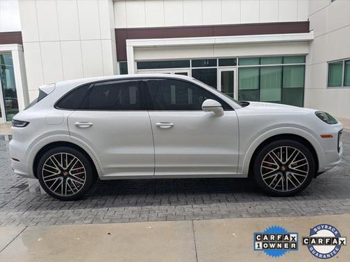 2024 Porsche Cayenne S