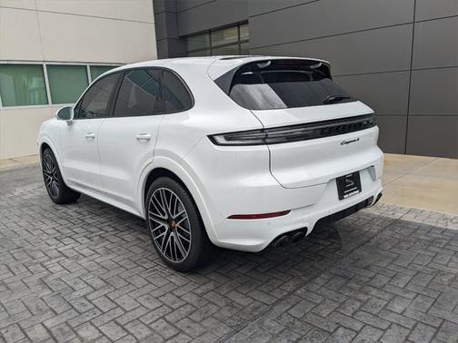 2024 Porsche Cayenne S