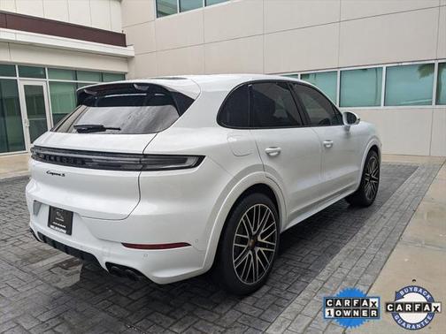 2024 Porsche Cayenne S