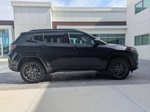 Diamond Black Crystal Pearlcoat 2022 Jeep Compass High Altitude