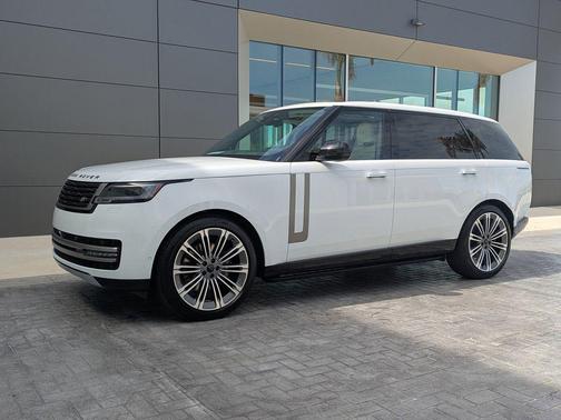 White 2026 Land Rover Range Rover P400 SE 7 Seat
