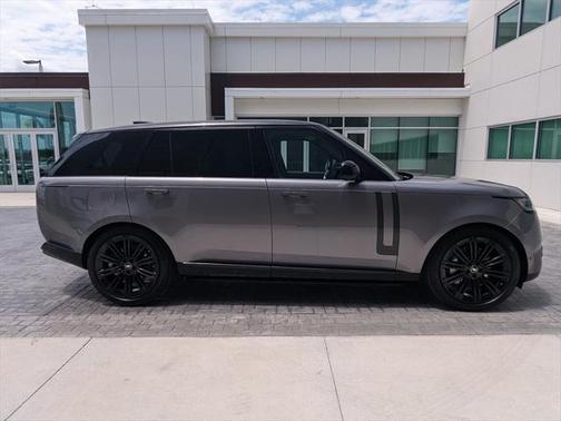 2025 Land Rover Range Rover P530 SE 7 Seat