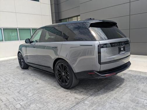 2025 Land Rover Range Rover P530 SE 7 Seat