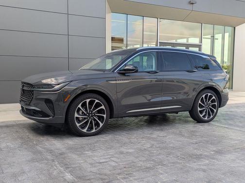 Chroma Caviar Dark Gray Metallic Clearcoat 2024 Lincoln Nautilus Black Label