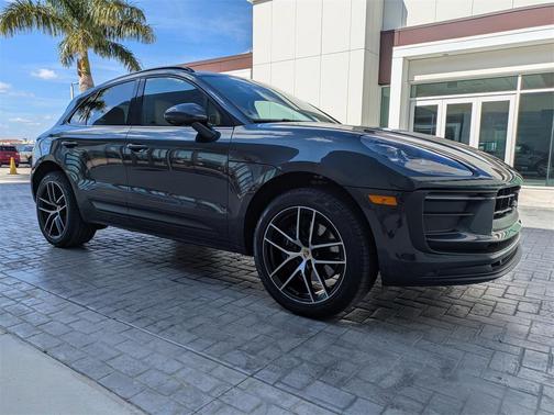 2025 Porsche Macan T