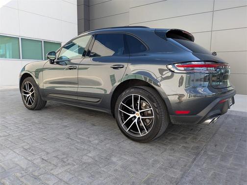 2025 Porsche Macan T