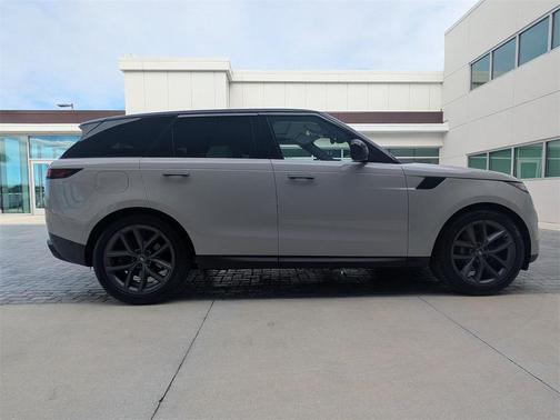 2024 Land Rover Range Rover Sport SE