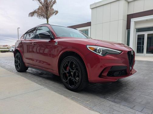 2022 Alfa Romeo Stelvio Quadrifoglio