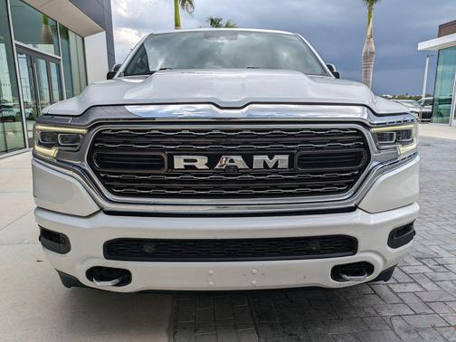 Ivory White Tri-Coat Pearlcoat 2022 RAM 1500 Limited