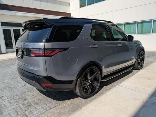 Eiger Grey Metallic 2024 Land Rover Discovery P360 Dynamic SE