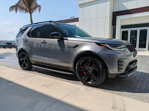 Eiger Grey Metallic 2024 Land Rover Discovery P360 Dynamic SE