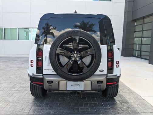 2021 Land Rover Defender 110 X-Dynamic SE