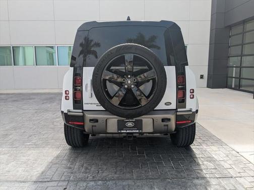 2021 Land Rover Defender 110 X-Dynamic SE