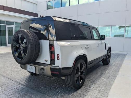 2021 Land Rover Defender 110 X-Dynamic SE