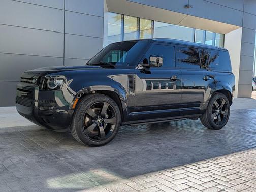 2023 Land Rover Defender 110 V8