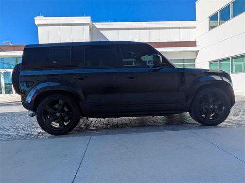 2023 Land Rover Defender 110 V8