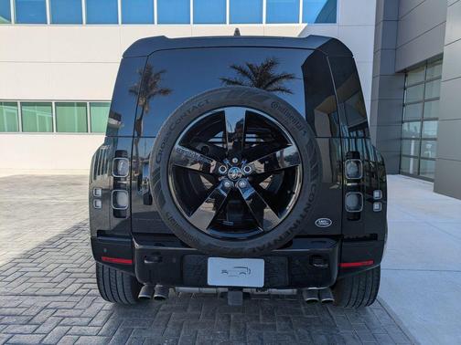 2023 Land Rover Defender 110 V8