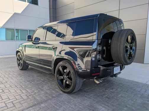 2023 Land Rover Defender 110 V8