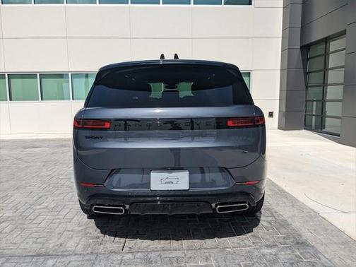 2025 Land Rover Range Rover Sport SE
