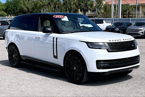 Ostuni Pearl Wht Prem Met 2025 Land Rover Range Rover P400 SE 7 Seat