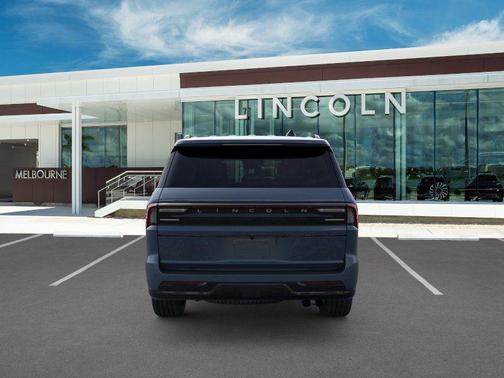 Flight Blue Metallic Clearcoat 2026 Lincoln Navigator Reserve
