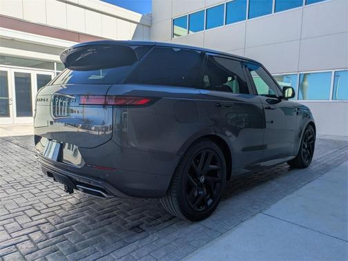 2025 Land Rover Range Rover Sport SE