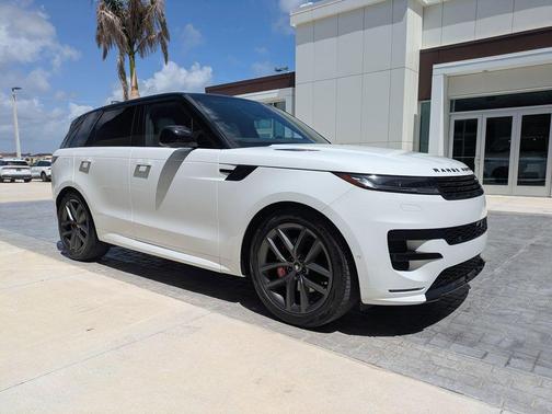 Fuji White 2025 Land Rover Range Rover Sport SE