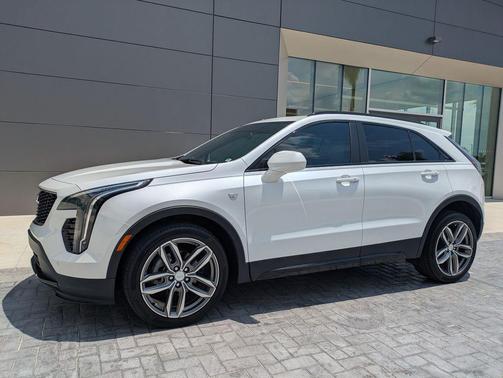 Crystal White Tricoat 2020 Cadillac XT4 Sport