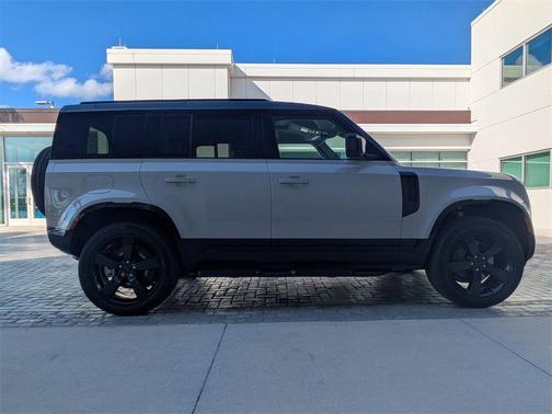 2026 Land Rover Defender P400 X-Dynamic SE