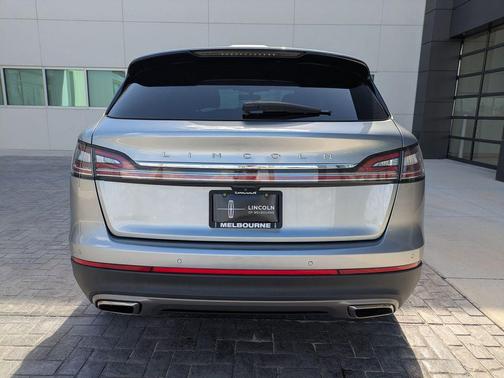 Silver Radiance Metallic Clearcoat 2023 Lincoln Nautilus Standard