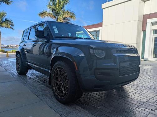 2026 Land Rover Defender 110 V8