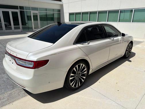 White Platinum Clearcoat Metallic 2019 Lincoln Continental Reserve
