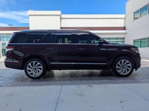 2024 Lincoln Navigator Reserve