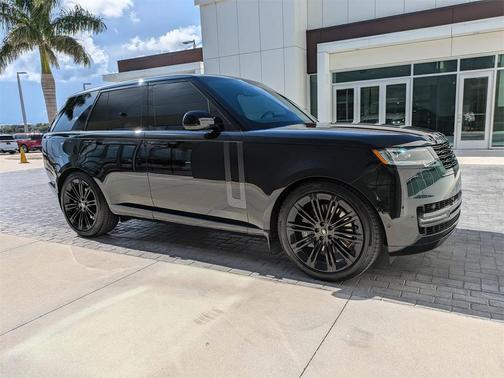 2025 Land Rover Range Rover P530 SE