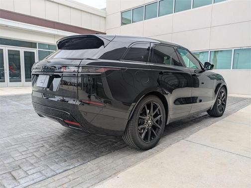 2026 Land Rover Range Rover Velar P250 SE R-Dynamic