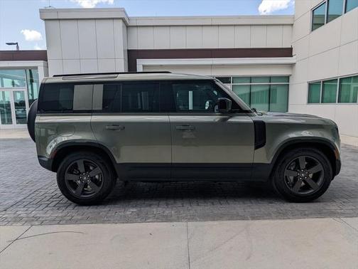 2025 Land Rover Defender 110 P300
