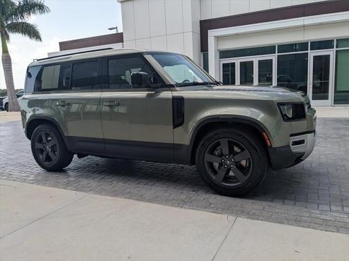2025 Land Rover Defender 110 P300