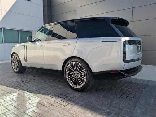 2025 Land Rover Range Rover P400 SE