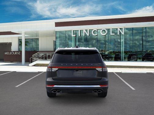 Infinite Black Metallic Clearcoat 2026 Lincoln Aviator Premiere