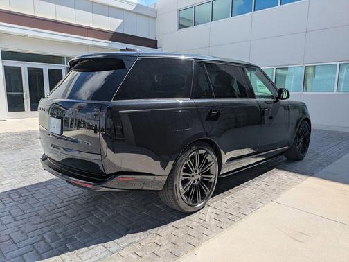 Black 2026 Land Rover Range Rover P530 SE 7 Seat