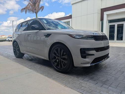 2026 Land Rover Range Rover Sport SE