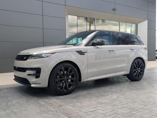 2026 Land Rover Range Rover Sport SE