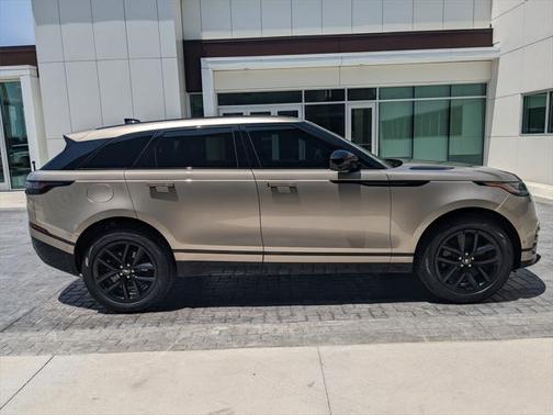 2026 Land Rover Range Rover Velar P250 SE R-Dynamic