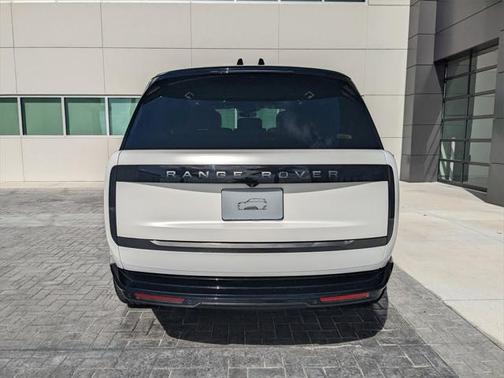 2025 Land Rover Range Rover P530 SE 7 Seat