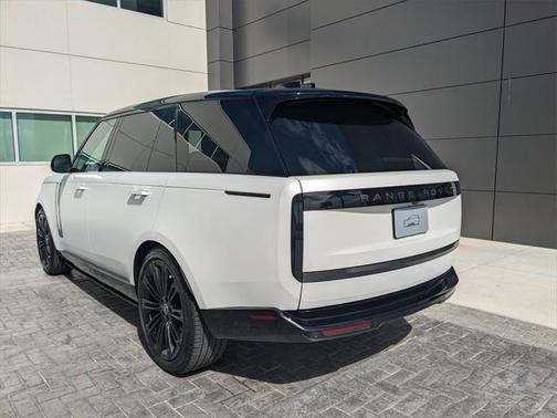 2025 Land Rover Range Rover P530 SE 7 Seat